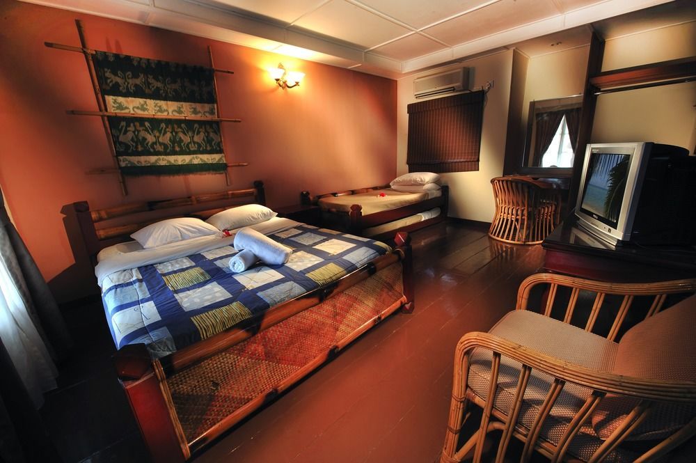 Paya Beach Spa & Dive Resort Kampung Genting Екстер'єр фото
